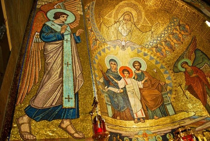 Mozaika Świętej Rodziny w kościele w Branicach, Andrzej Kerner GN
